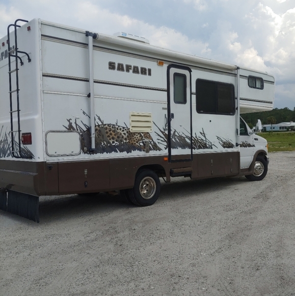 Bertha. Show some L❤️VE  silent show TODAY MONDAY 10/25 1037 am eastern - Picture 2 of 16